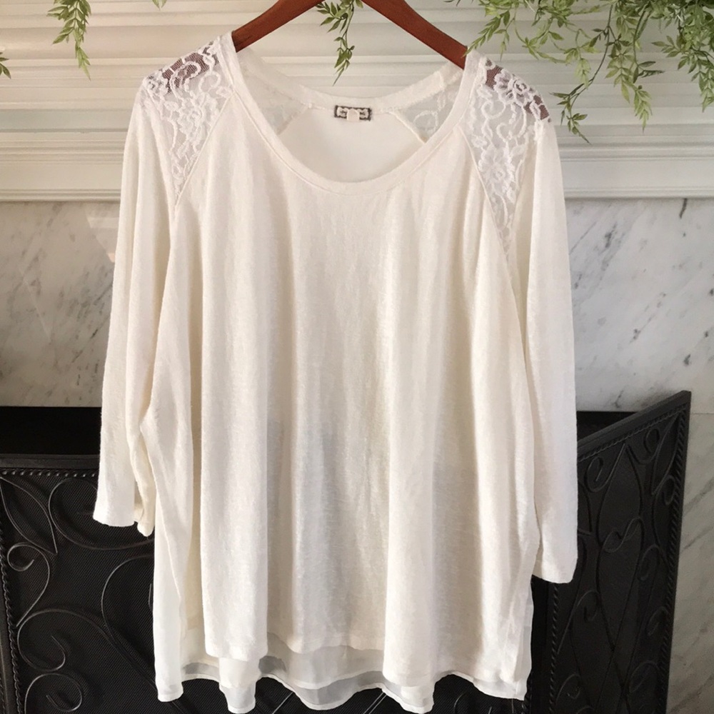 Women’s Ivory and lace 2 layer tunic top 1X